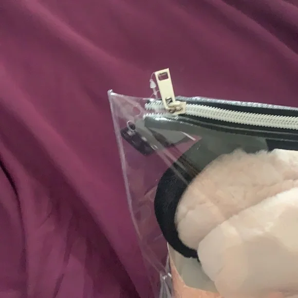 Alexis bendel fashion mask pouch .pink - Picture 5 of 6